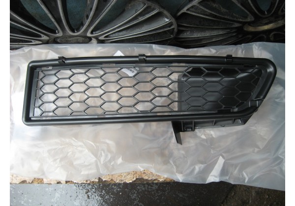 Решітка бампера переднього ліва Dacia Logan, Logan MCV (KS), 06-09, 6001548685